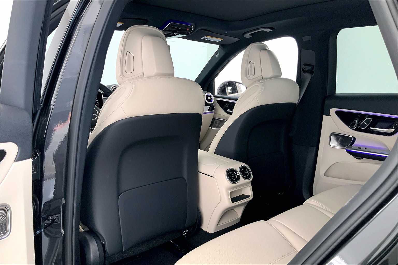 Thumbnail: 2026 Mercedes-Benz GLC - 12