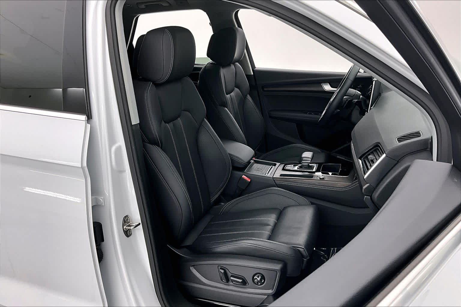 Thumbnail: 2023 Audi Q5 - 14