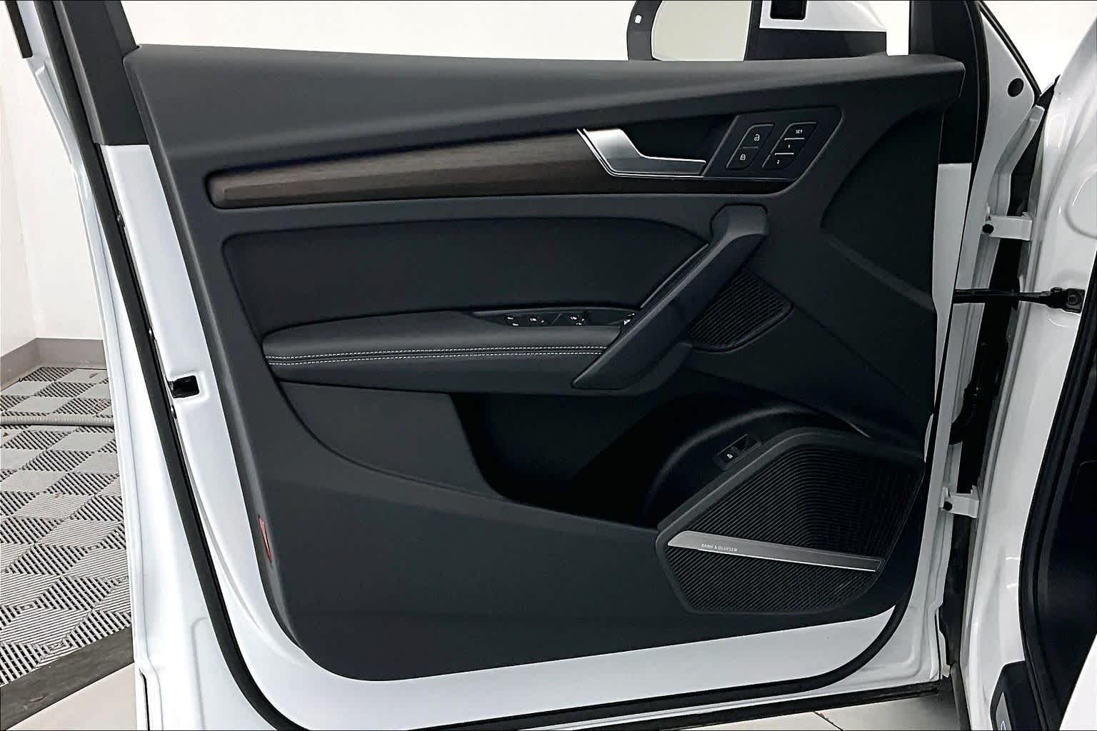 Thumbnail: 2023 Audi Q5 - 23