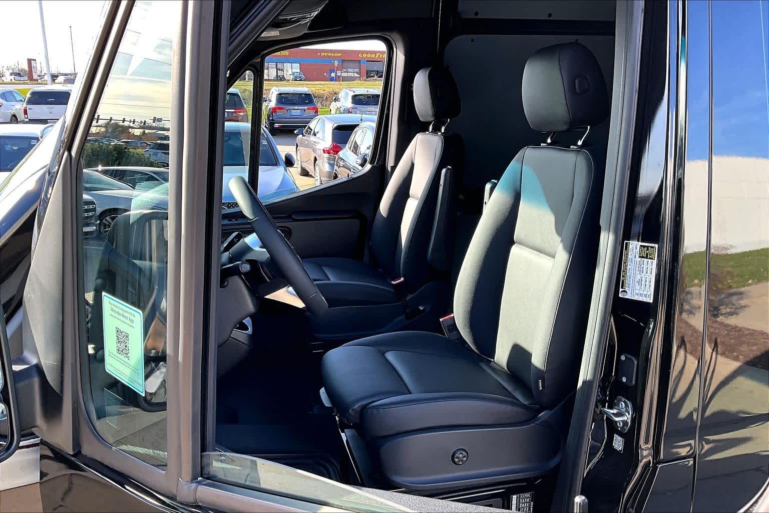 Thumbnail: 2026 Mercedes-Benz Sprinter - 11