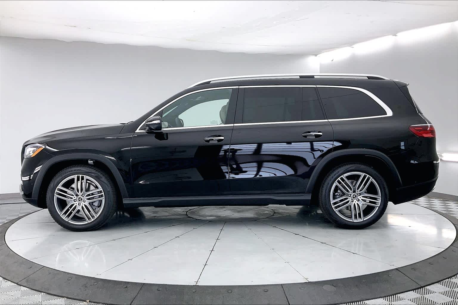 2025 Mercedes-Benz GLS 450 4MATIC 3
