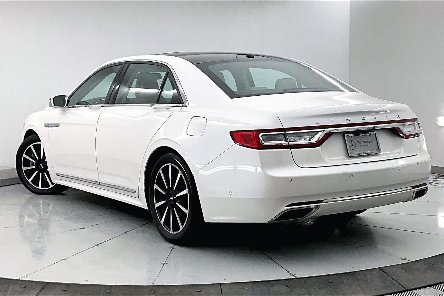 Thumbnail: 2017 Lincoln Continental - 4