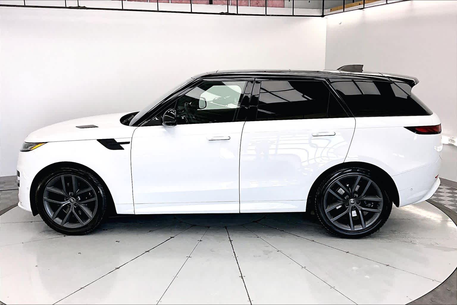 Thumbnail: 2023 Land Rover Range Rover Sport - 3