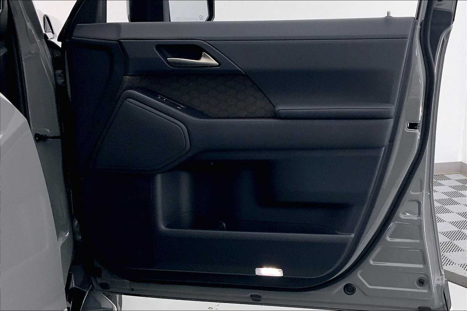 Thumbnail: 2024 Lexus GX - 24