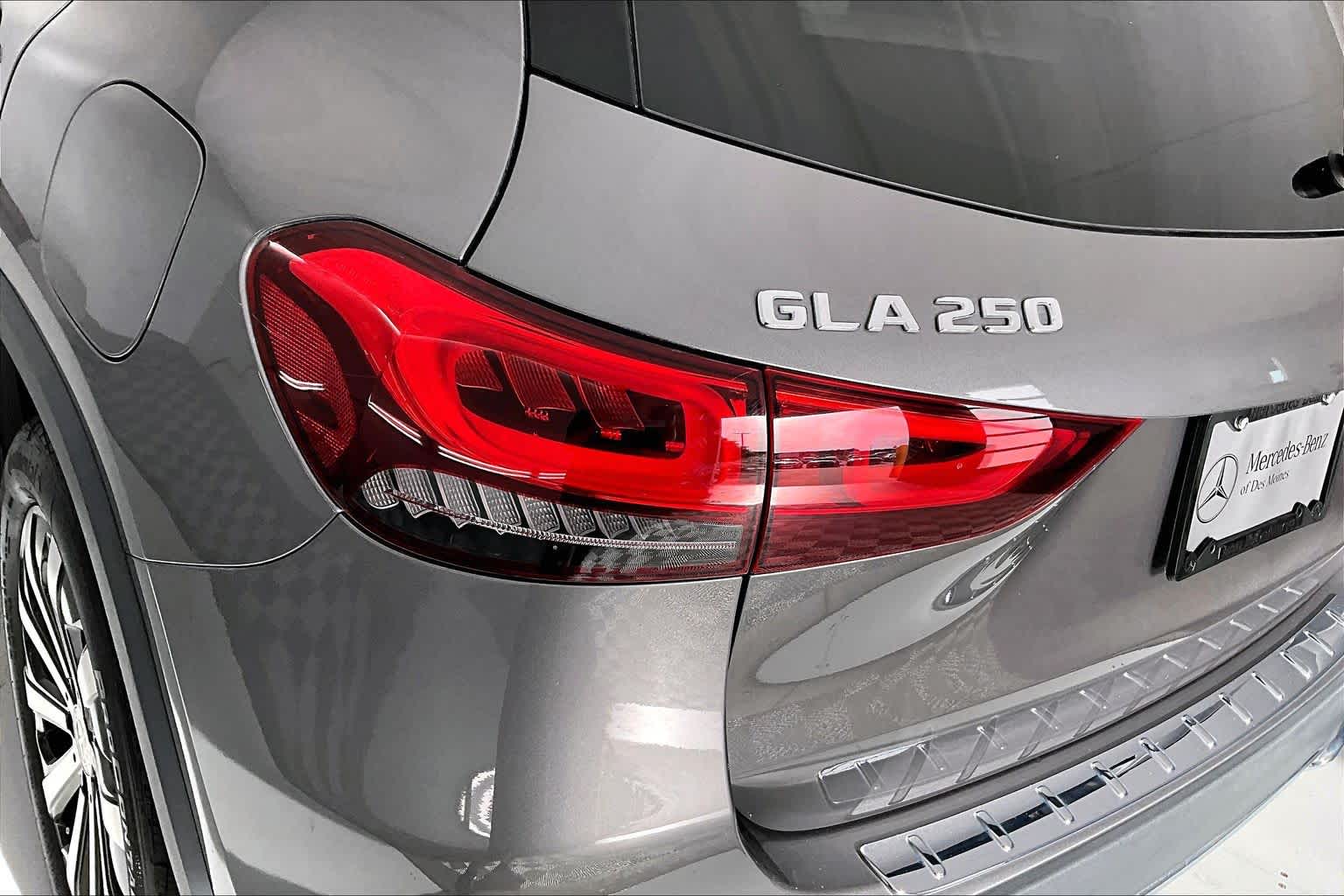 Thumbnail: 2023 Mercedes-Benz GLA - 24