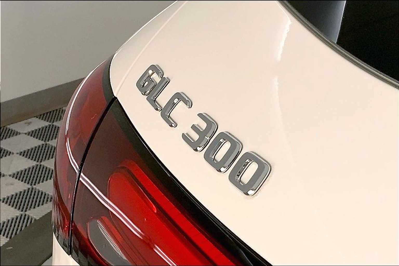 Thumbnail: 2026 Mercedes-Benz GLC - 7