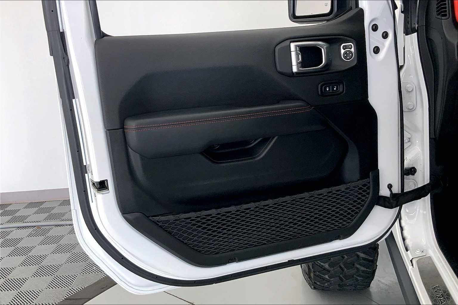 Thumbnail: 2021 Jeep Wrangler - 22
