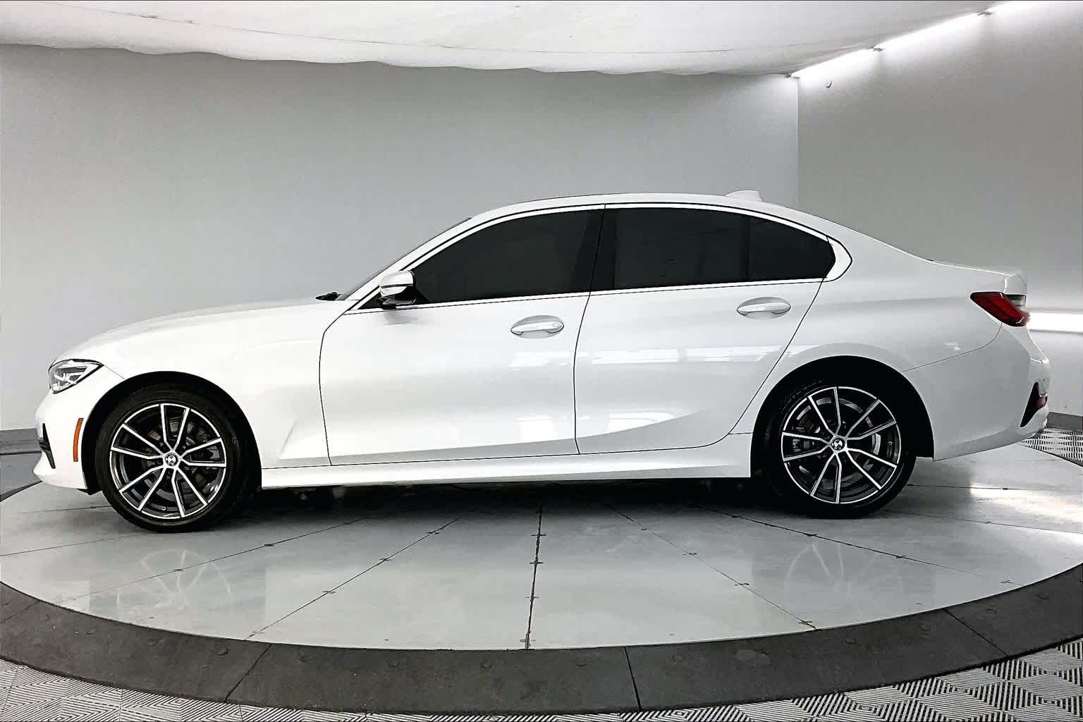 Thumbnail: 2022 BMW 3 Series - 3