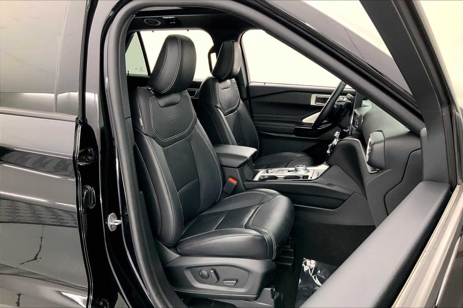 Thumbnail: 2023 Ford Explorer - 14