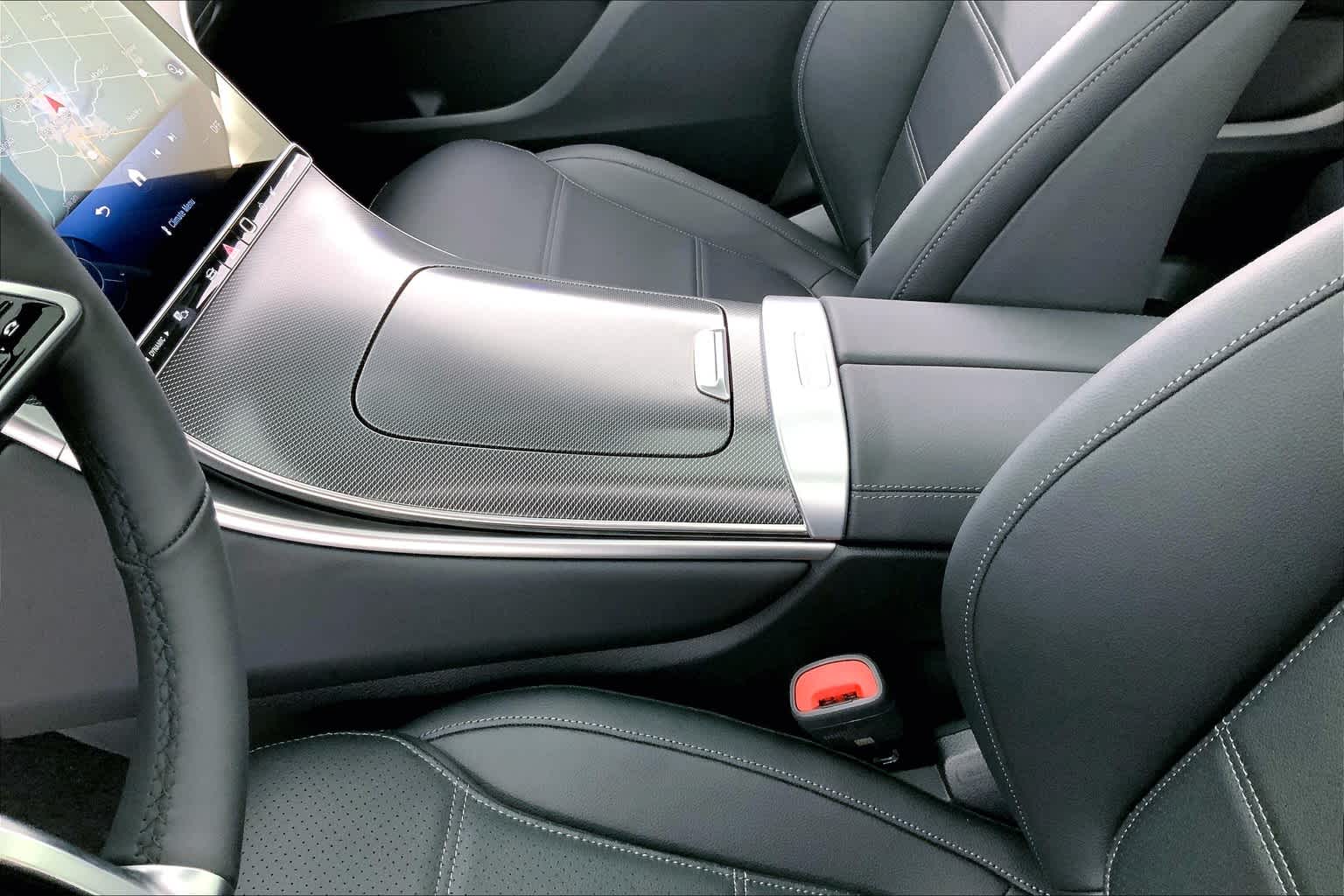 Thumbnail: 2025 Mercedes-Benz GLC - 17