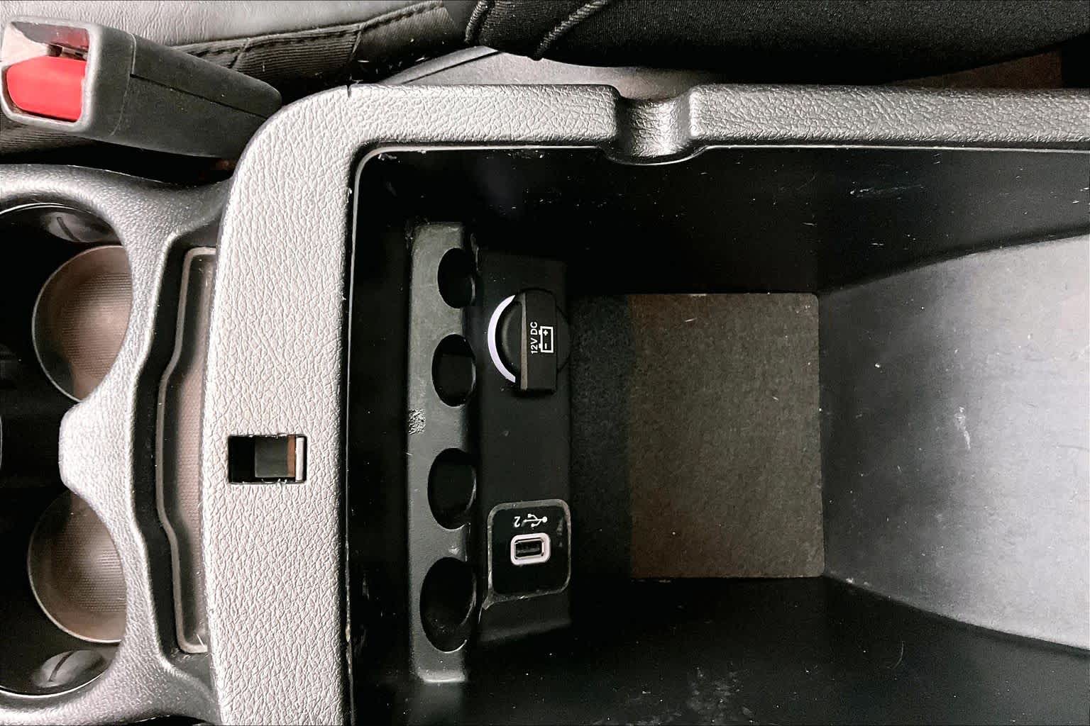 Thumbnail: 2019 Jeep Cherokee - 28