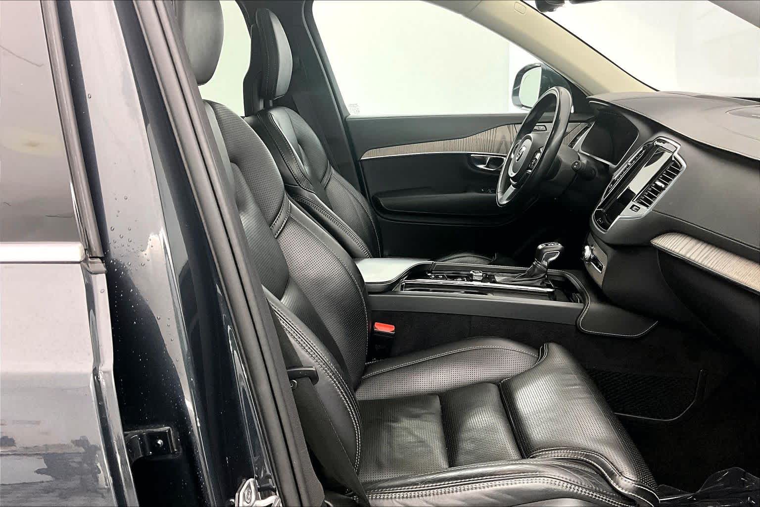 Thumbnail: 2021 Volvo XC90 - 14