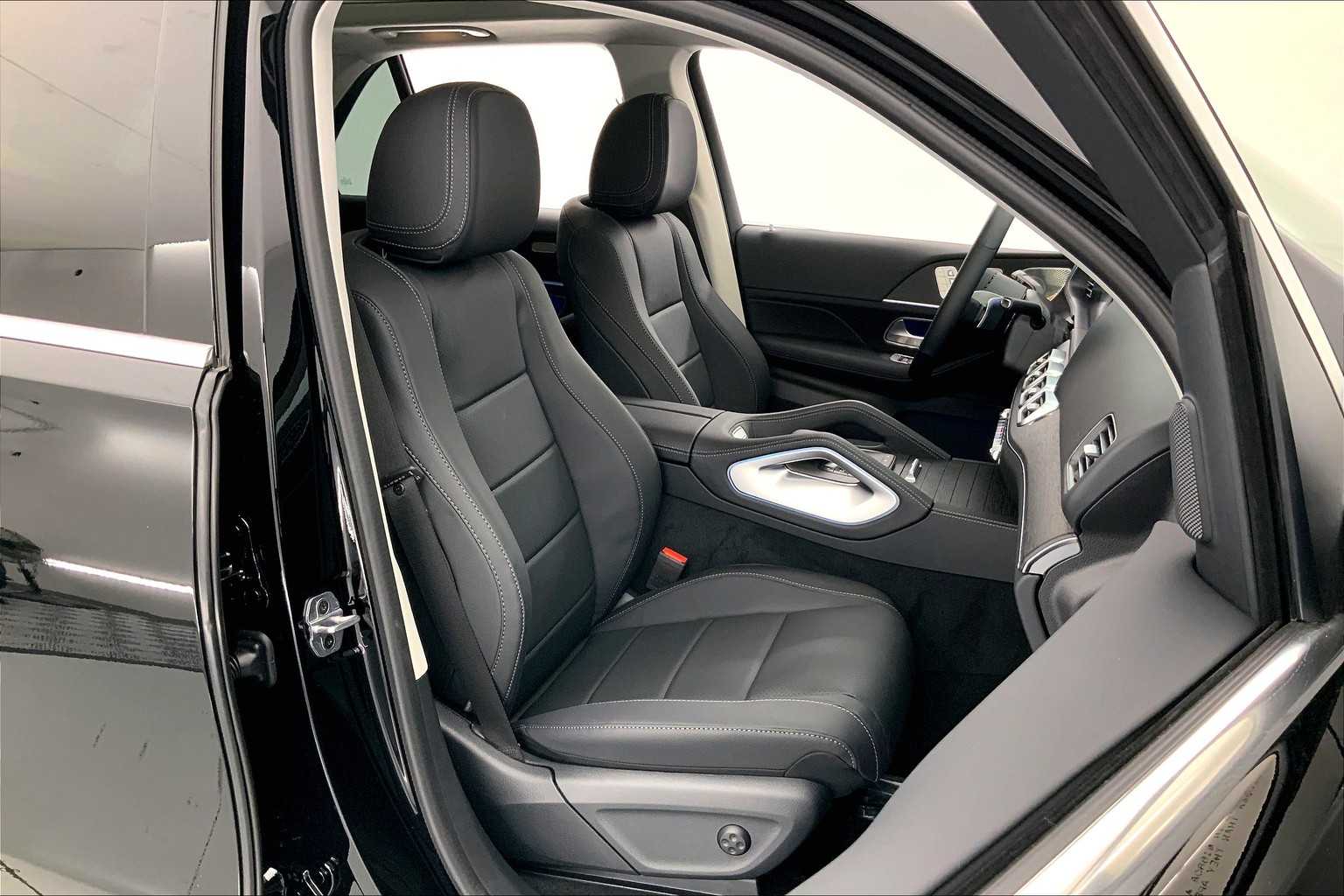 Thumbnail: 2026 Mercedes-Benz GLE - 13