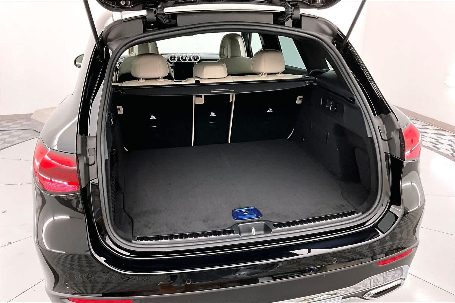 Thumbnail: 2026 Mercedes-Benz GLC - 19