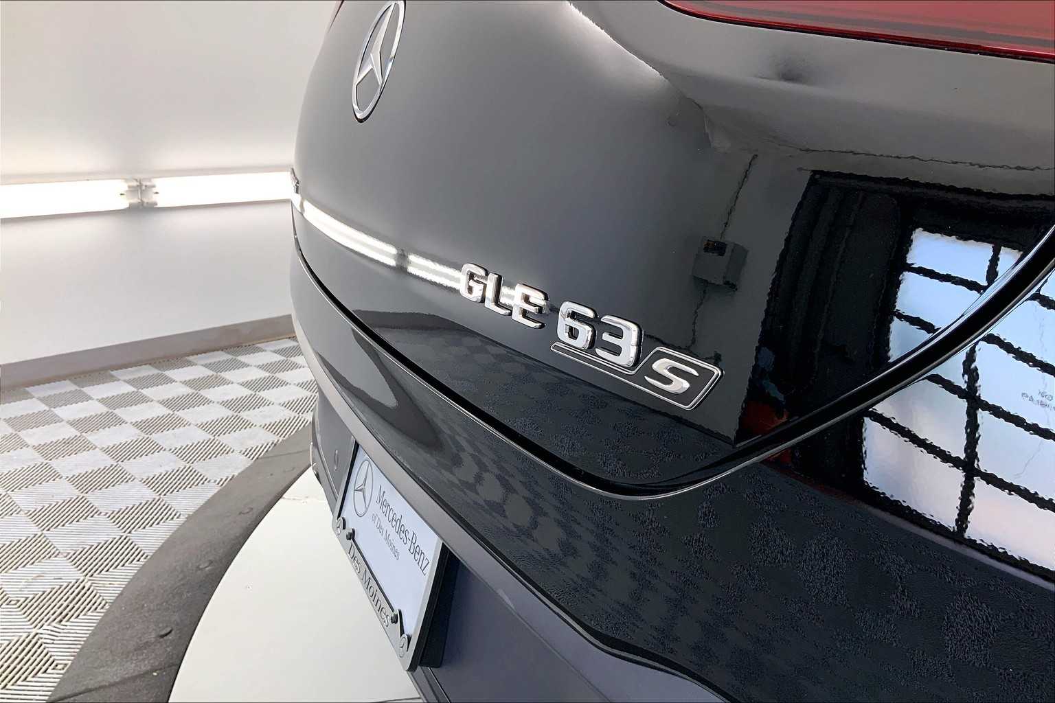 Thumbnail: 2025 Mercedes-Benz GL-Class - 7