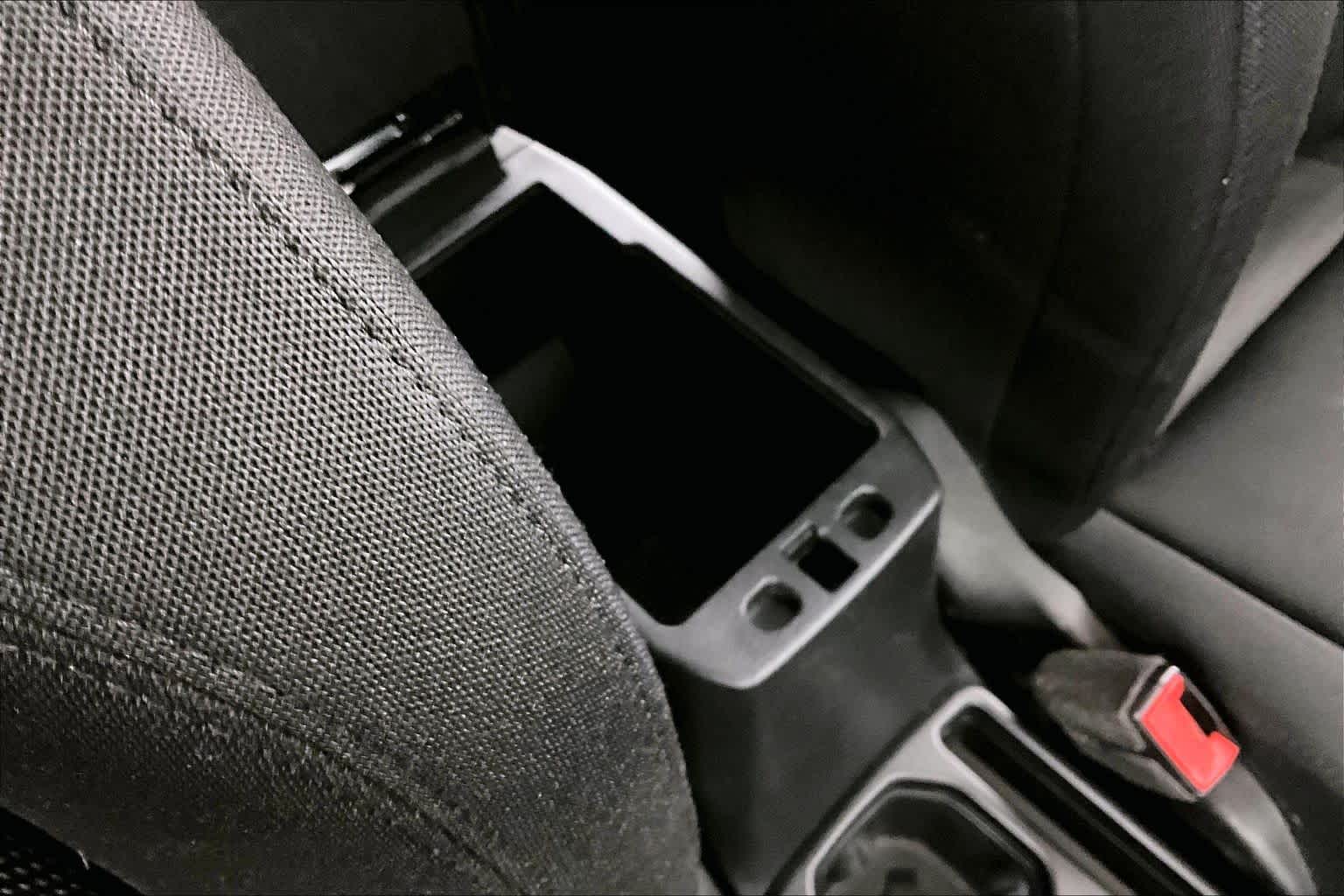 Thumbnail: 2018 Jeep Renegade - 27