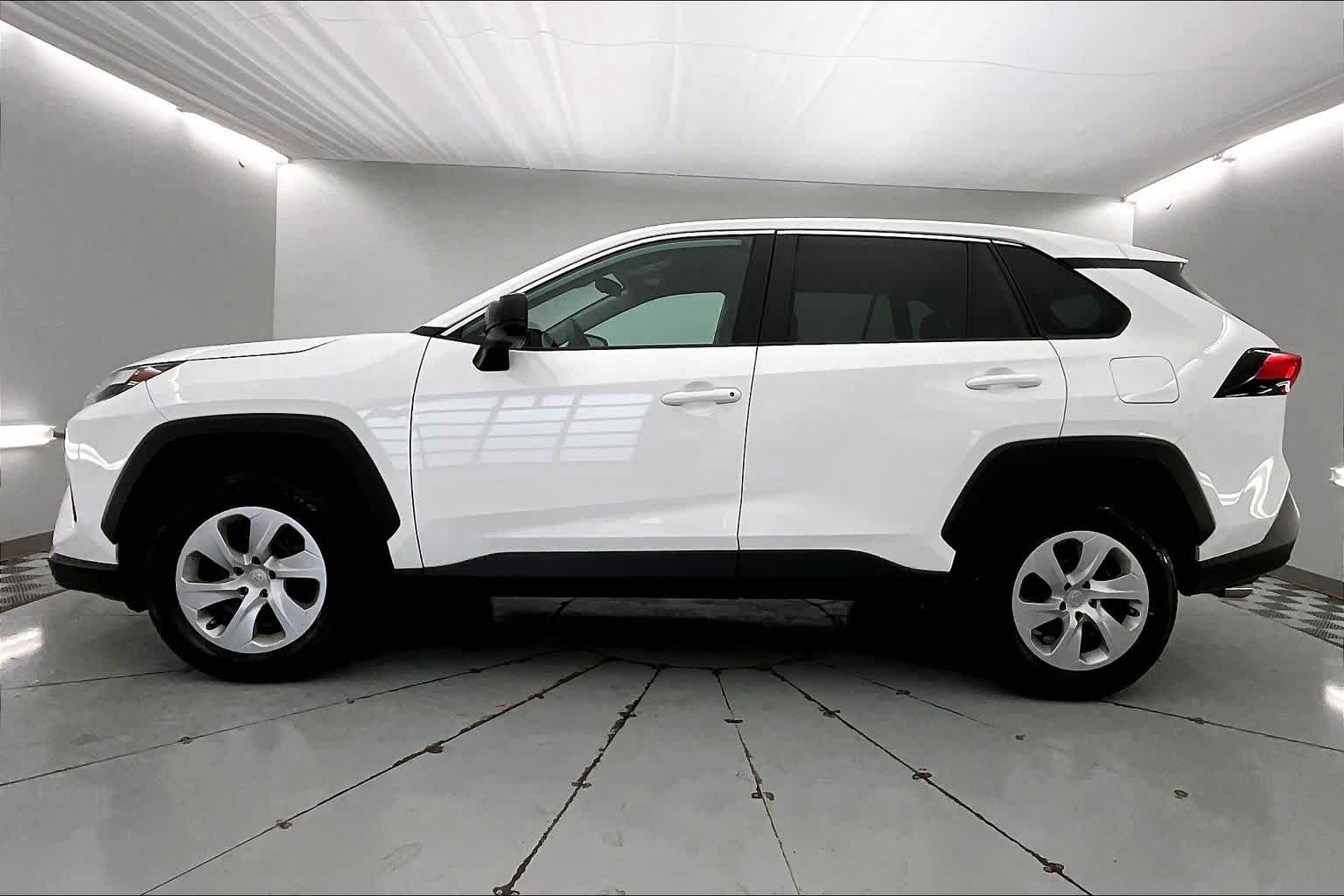 Thumbnail: 2024 Toyota RAV4 - 3