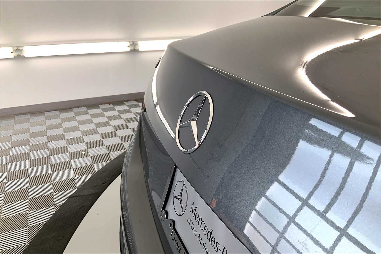 Thumbnail: 2025 Mercedes-Benz C-Class - 22