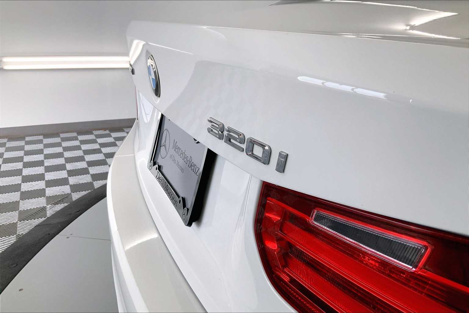 Thumbnail: 2014 BMW 3 Series - 7