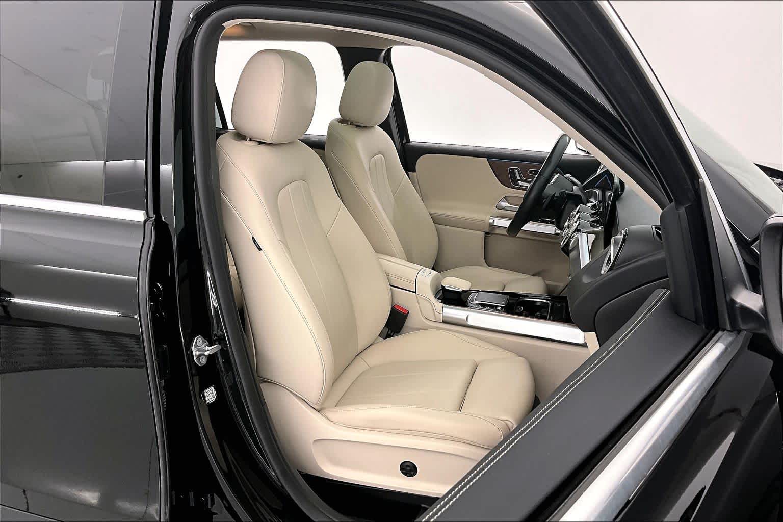 Thumbnail: 2023 Mercedes-Benz GLB - 14