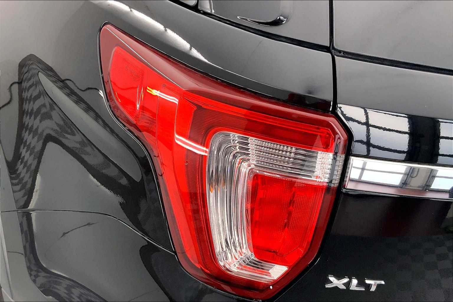 Thumbnail: 2017 Ford Explorer - 24