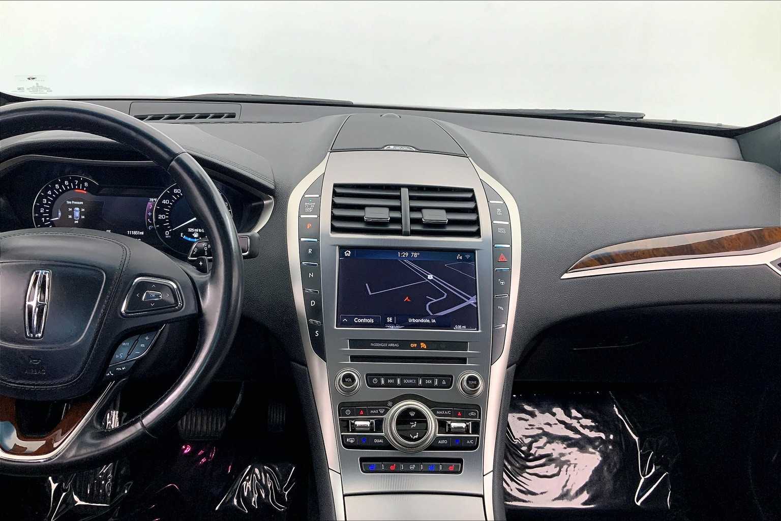 Thumbnail: 2020 Lincoln MKZ - 16