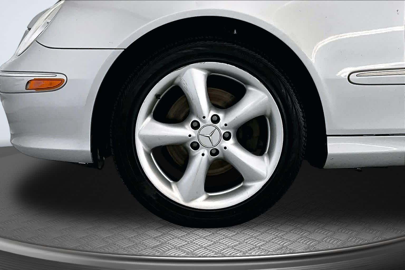 Thumbnail: 2005 Mercedes-Benz CLK - 8