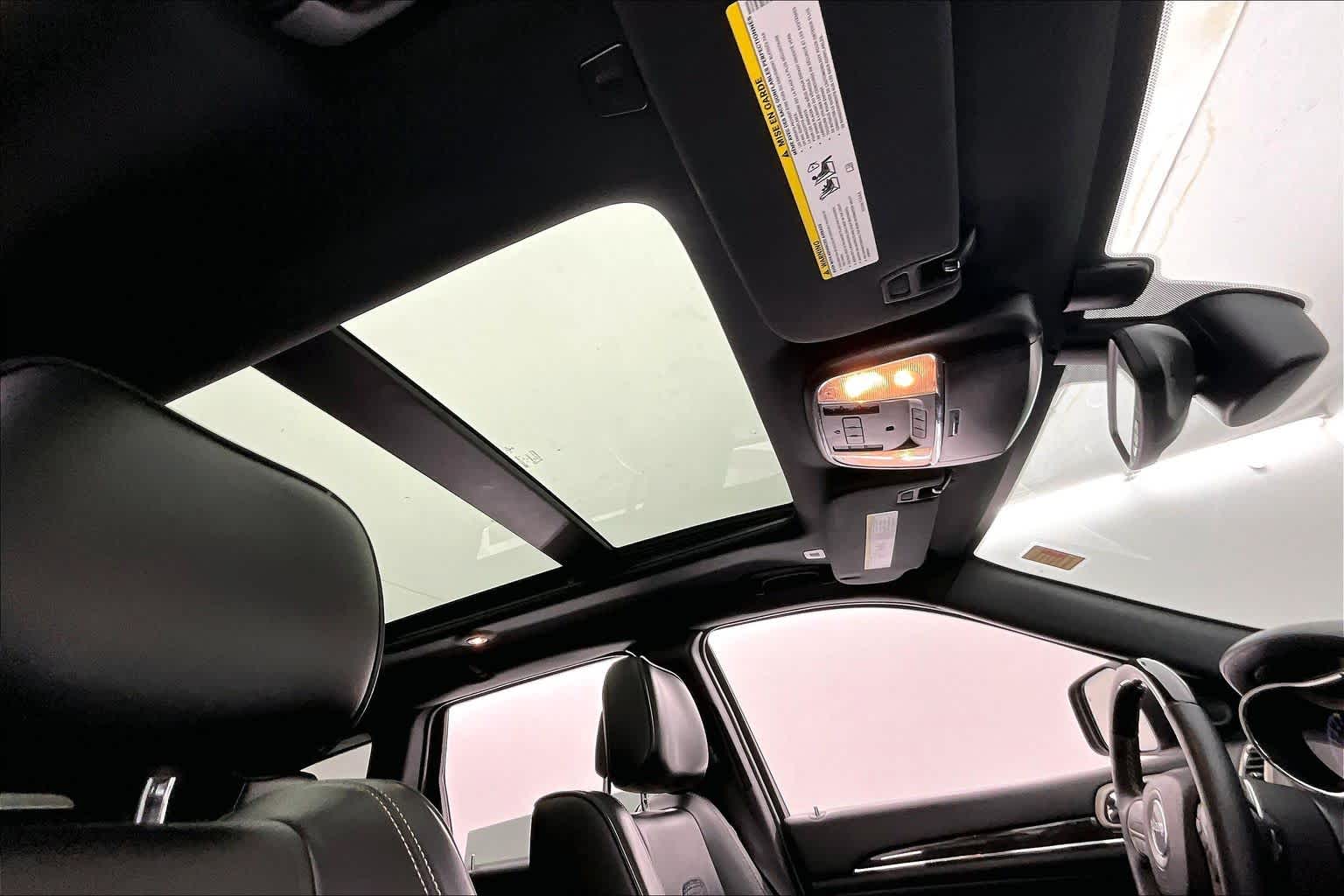 Thumbnail: 2017 Jeep Grand Cherokee - 22