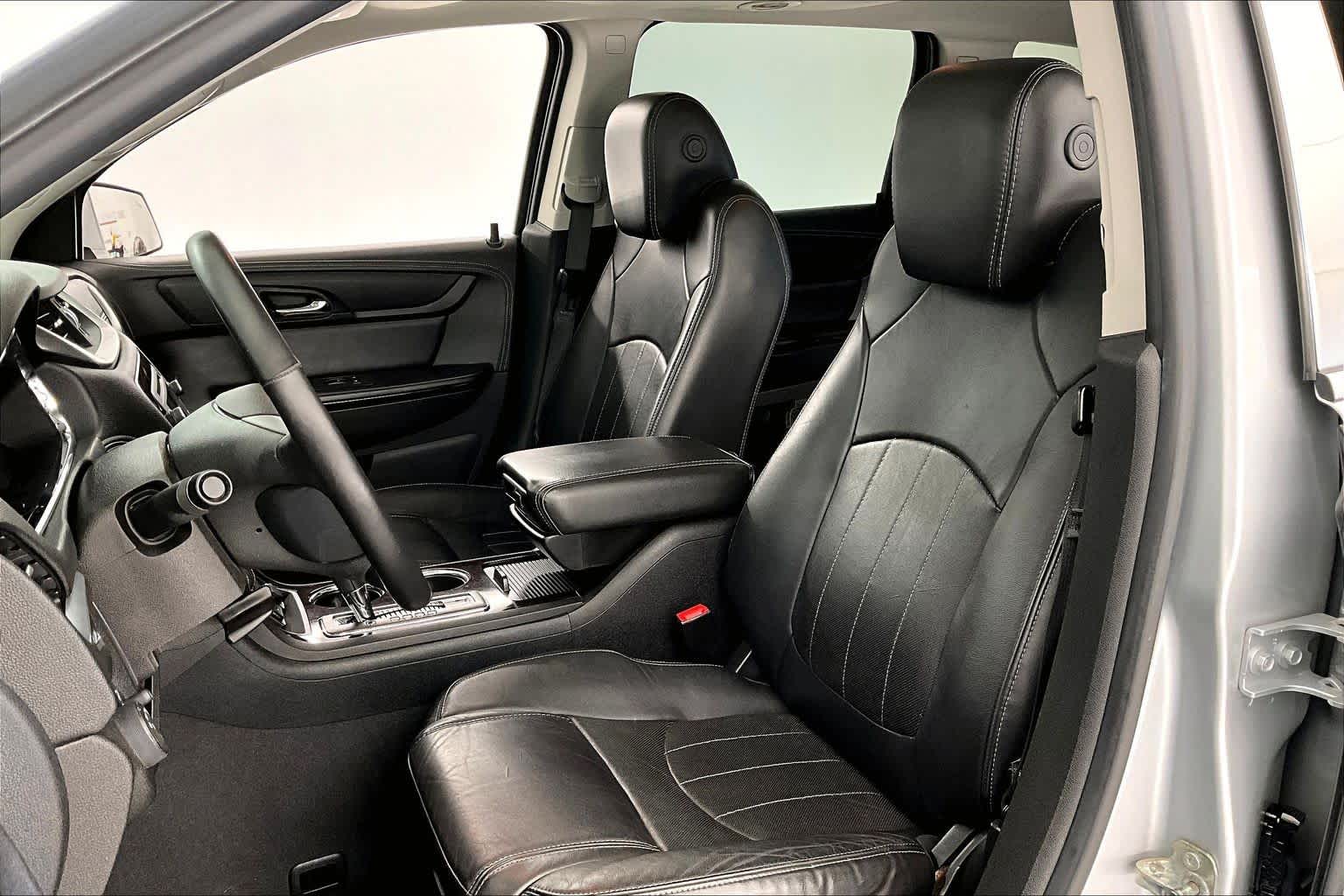 Thumbnail: 2017 Chevrolet Traverse - 11