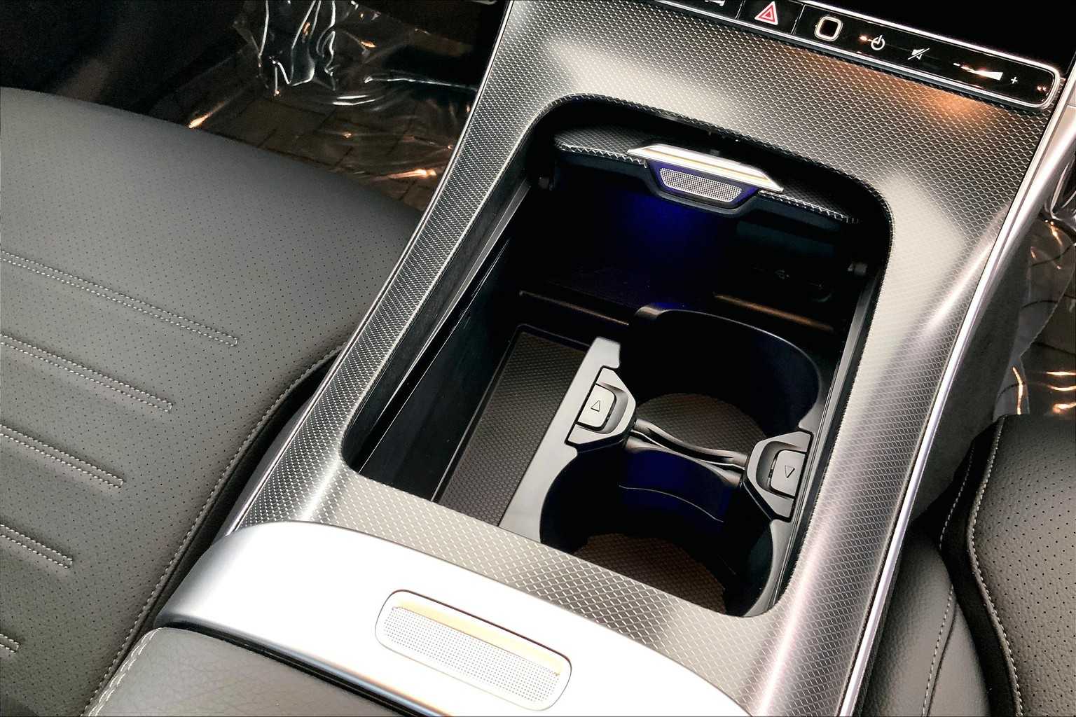 Thumbnail: 2025 Mercedes-Benz C-Class - 23
