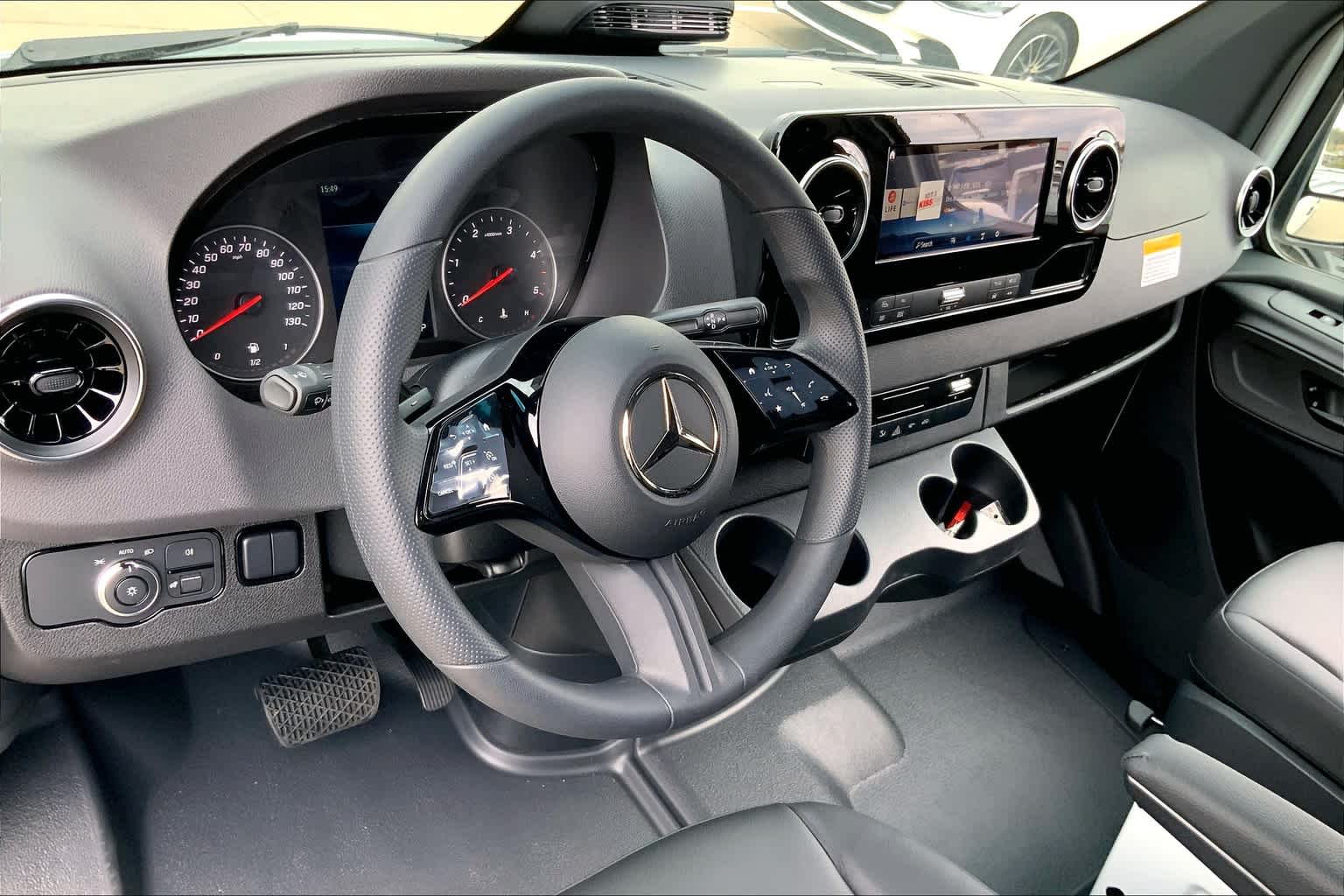 Thumbnail: 2025 Mercedes-Benz Sprinter - 14