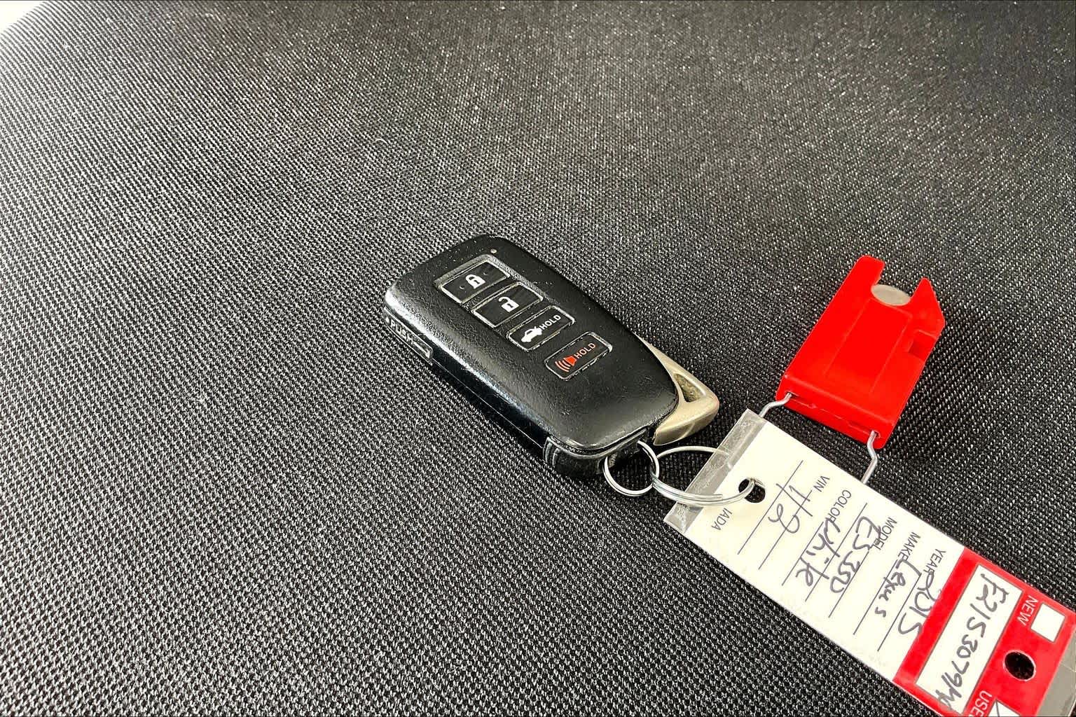 Thumbnail: 2015 Lexus ES - 20