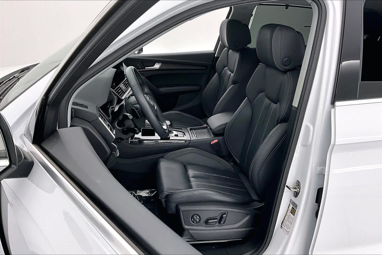 Thumbnail: 2023 Audi Q5 - 11