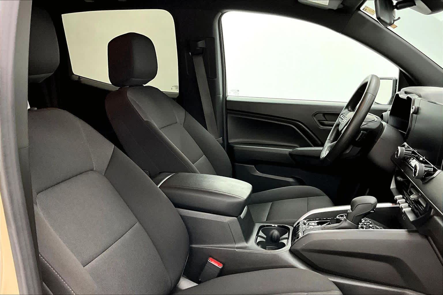 Thumbnail: 2023 Chevrolet Colorado - 14