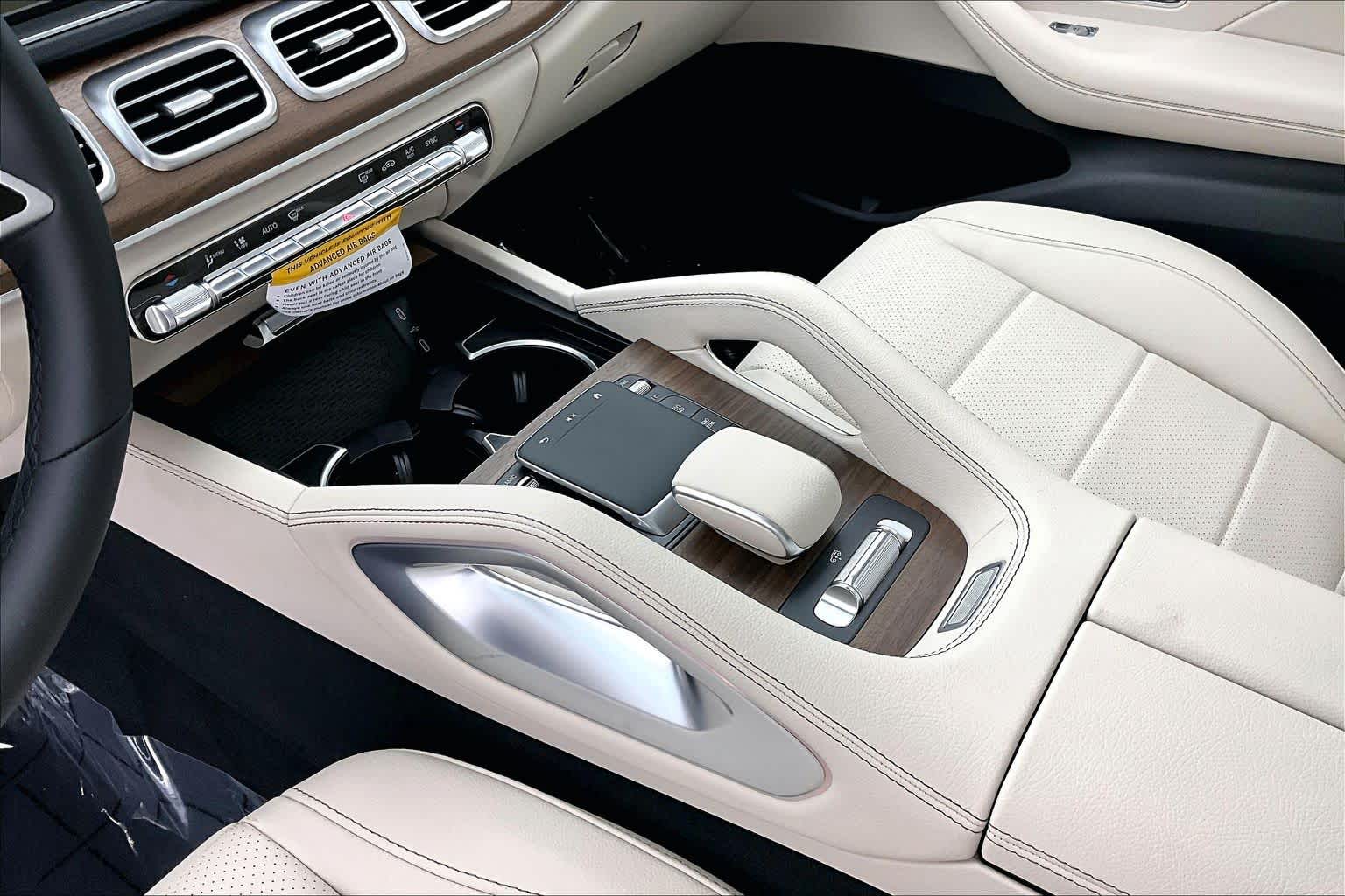 Thumbnail: 2026 Mercedes-Benz GLS - 17