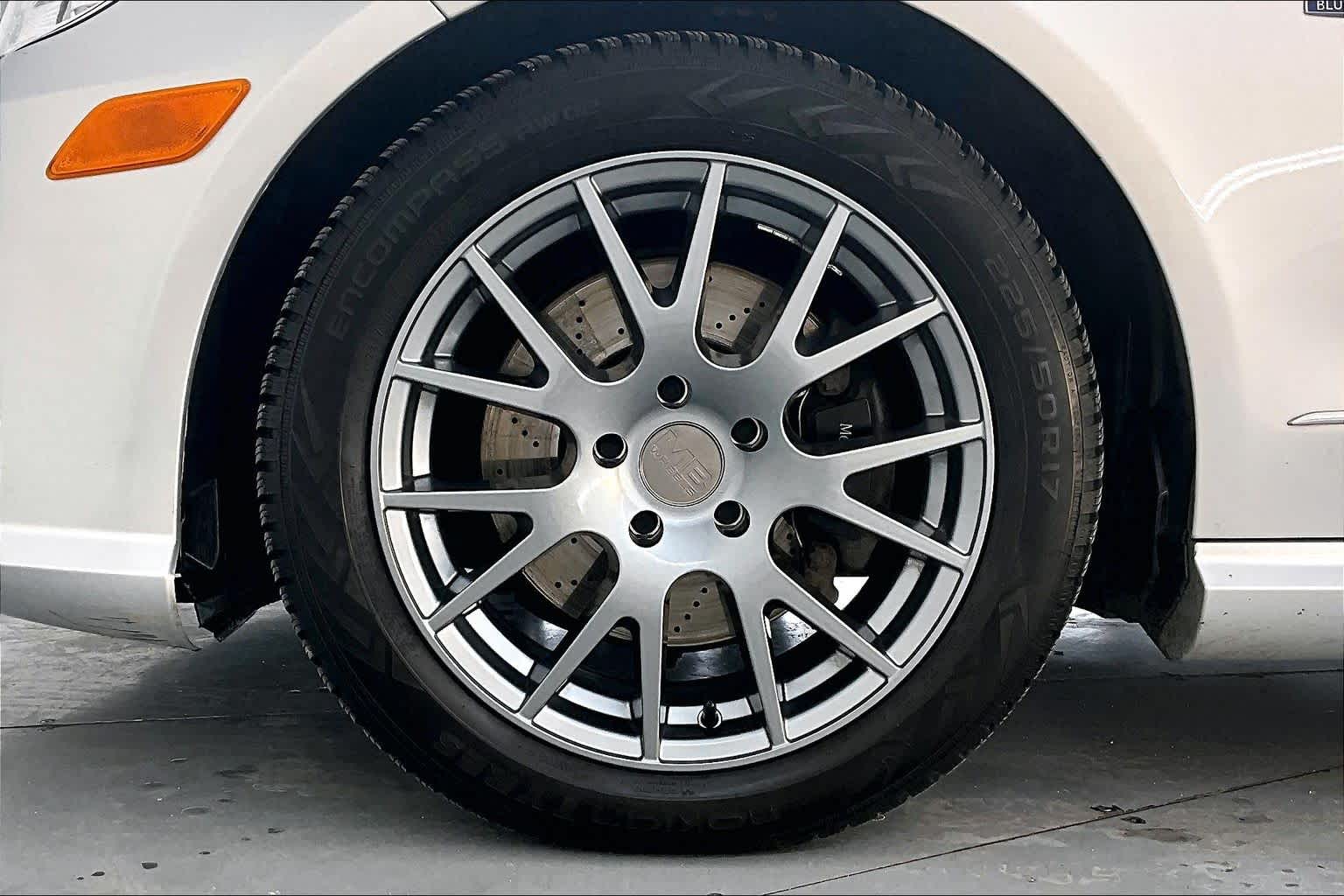 Thumbnail: 2012 Mercedes-Benz E-Class - 8