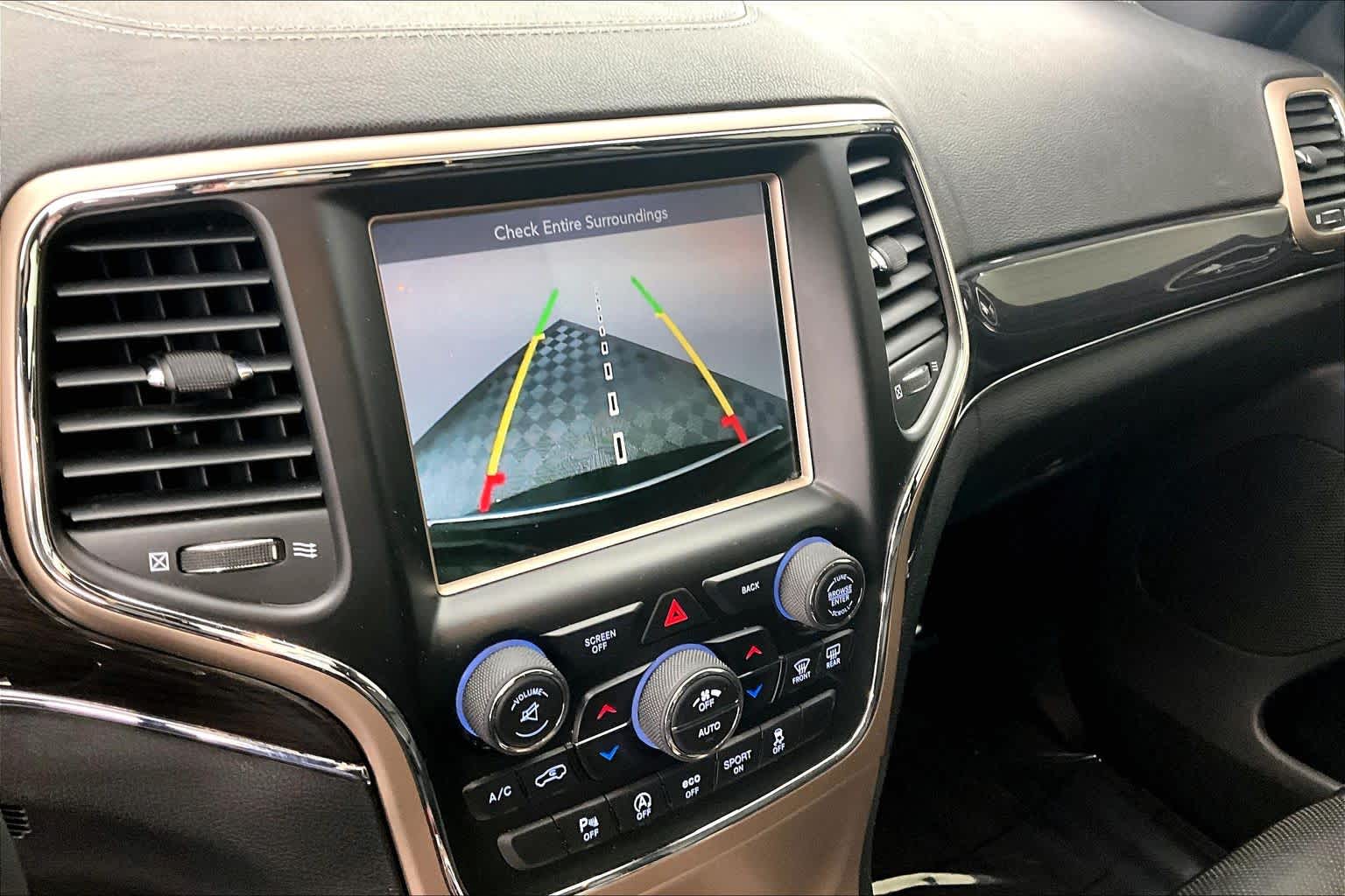 Thumbnail: 2017 Jeep Grand Cherokee - 21