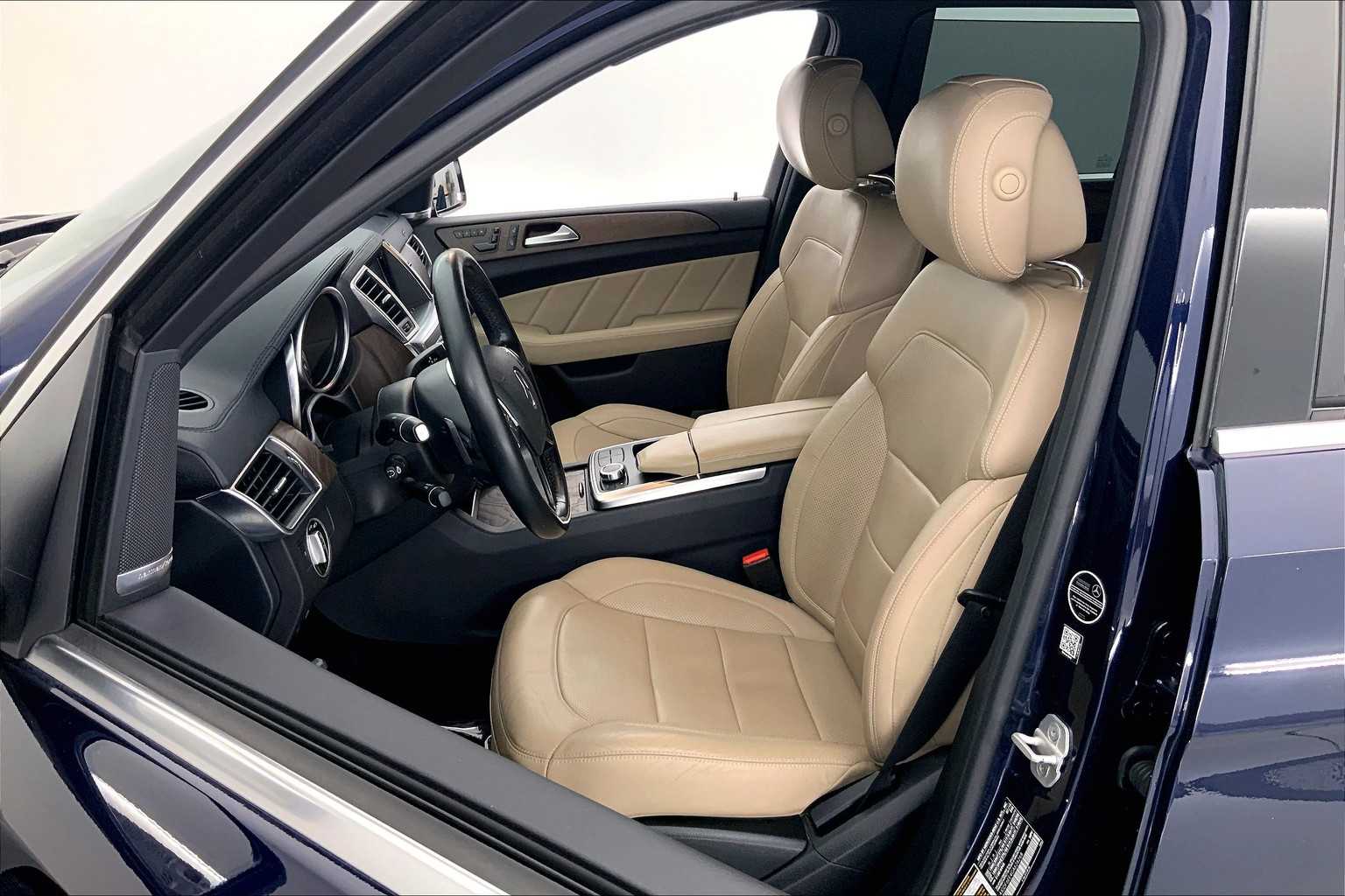 Thumbnail: 2016 Mercedes-Benz GL-Class - 11