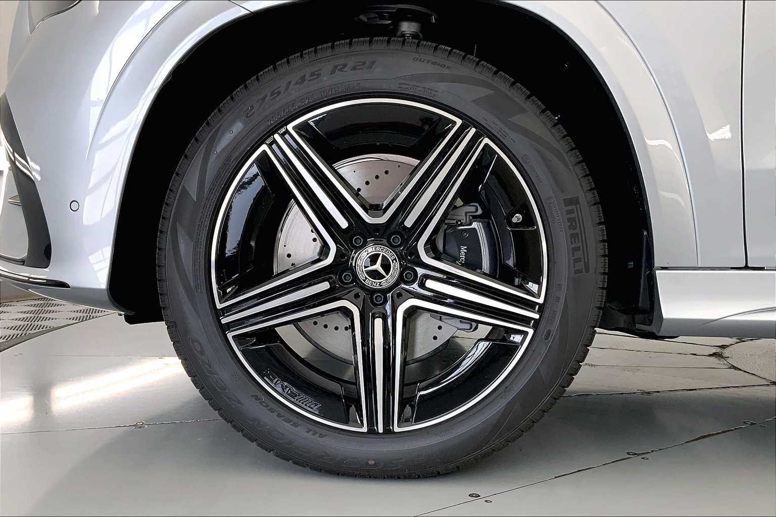 Thumbnail: 2026 Mercedes-Benz GLE - 8