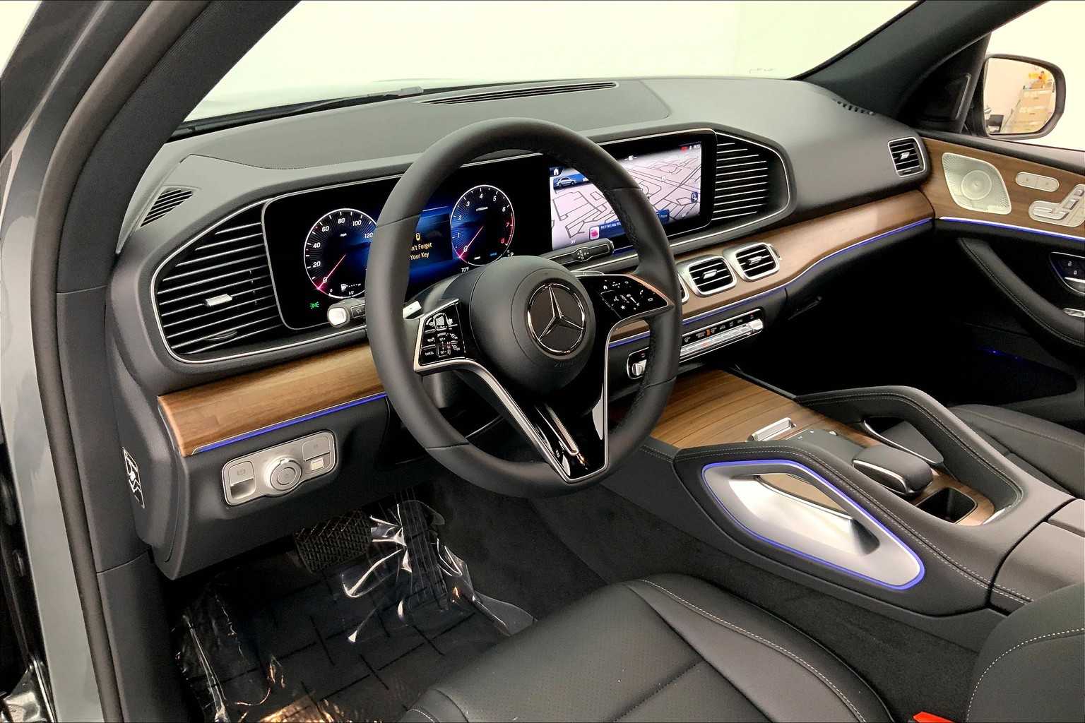 Thumbnail: 2026 Mercedes-Benz GLE - 2