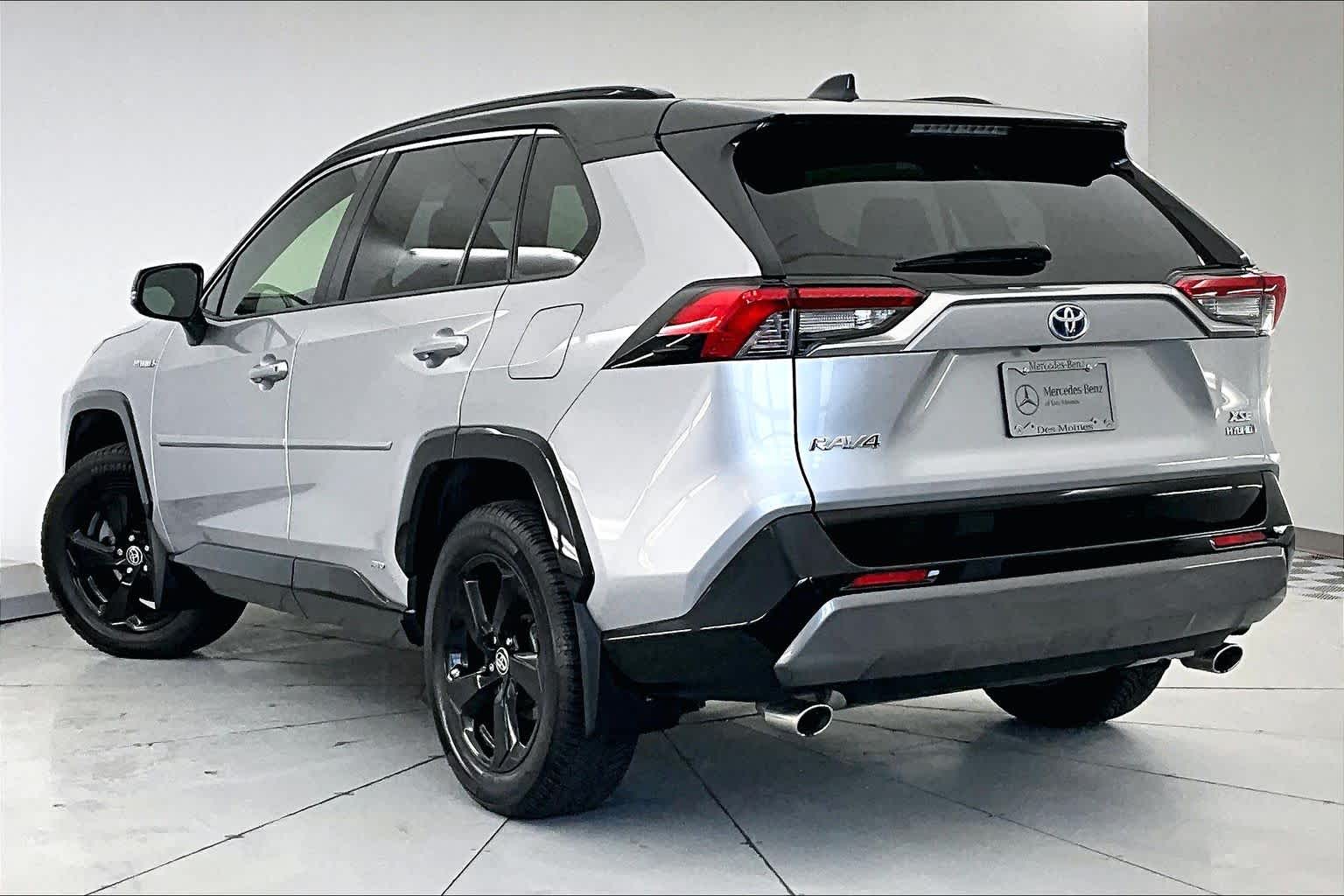 Thumbnail: 2020 Toyota RAV4 - 4