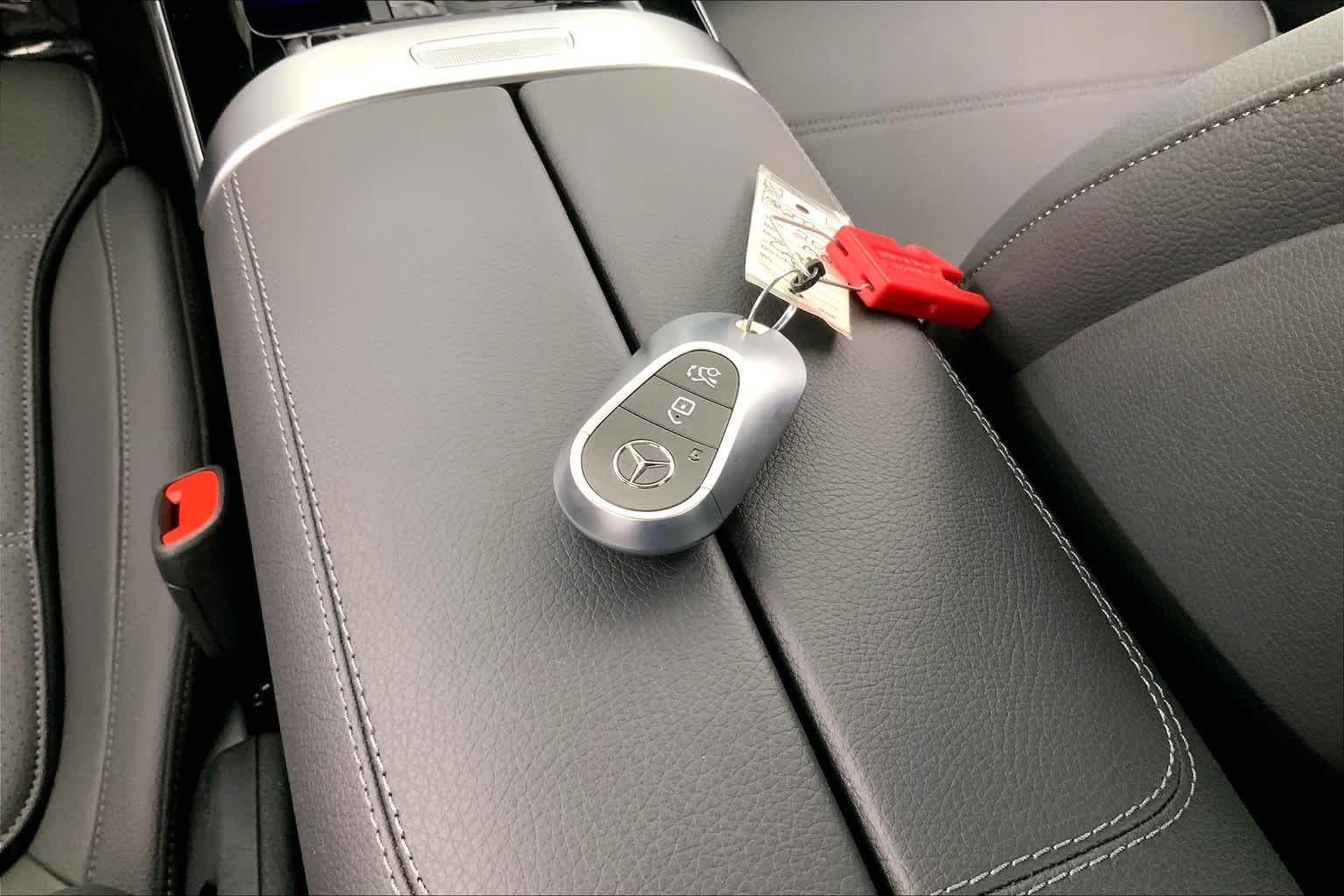 Thumbnail: 2025 Mercedes-Benz C-Class - 20