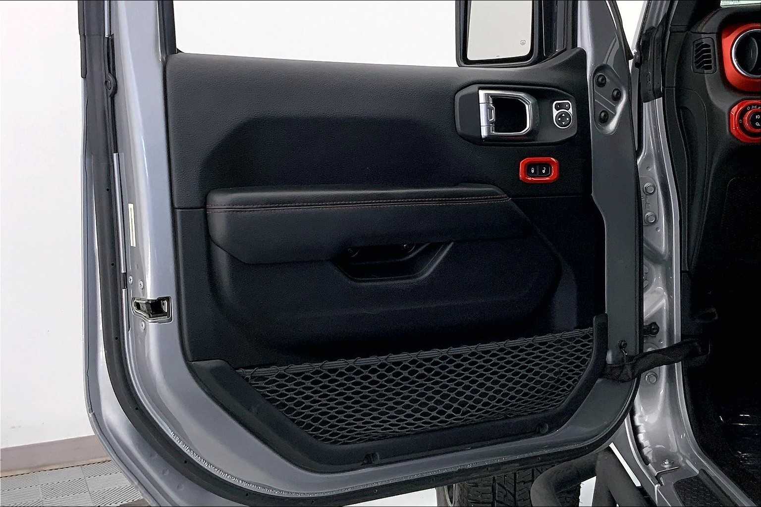 Thumbnail: 2020 Jeep Gladiator - 23