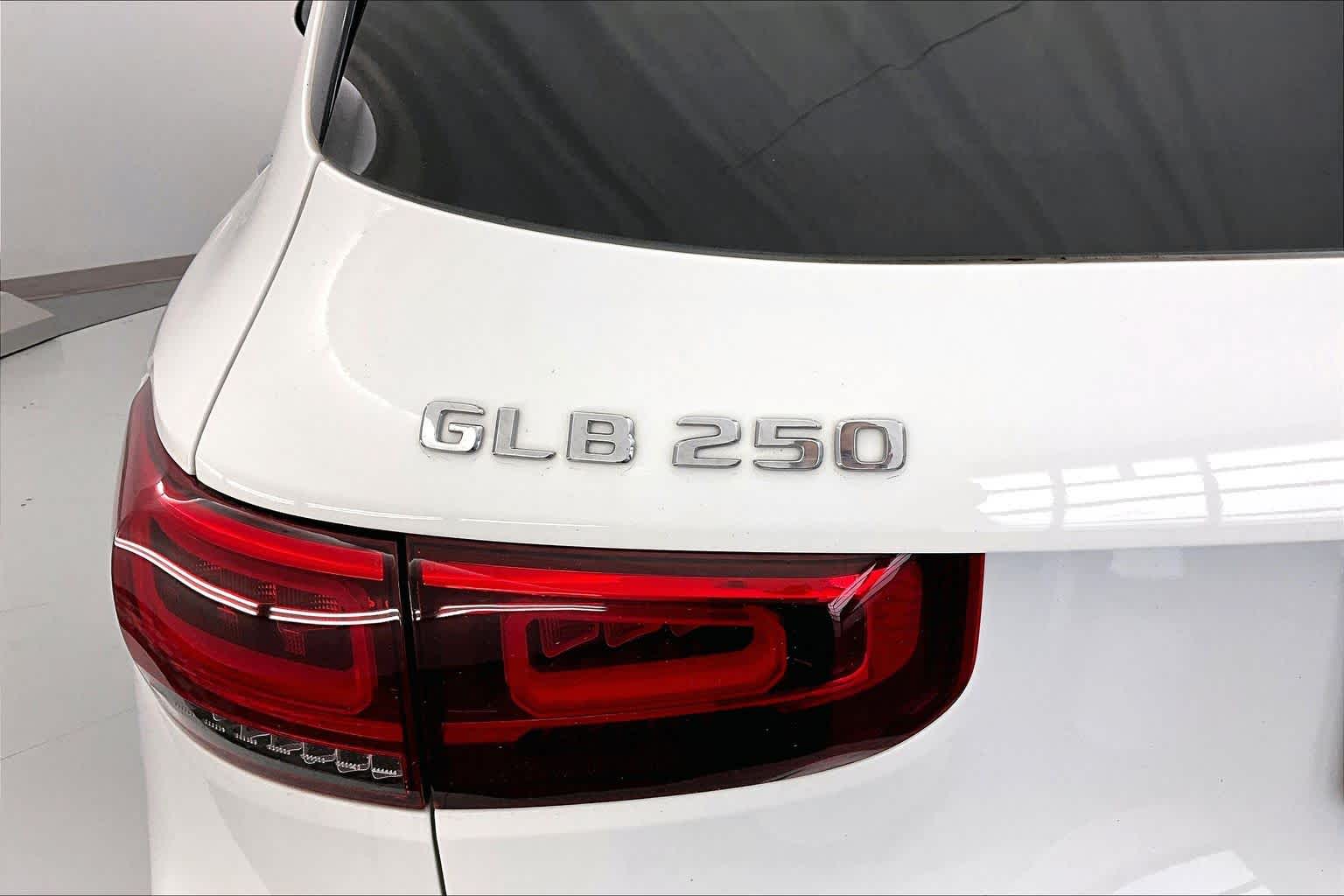 Thumbnail: 2022 Mercedes-Benz GLB - 7