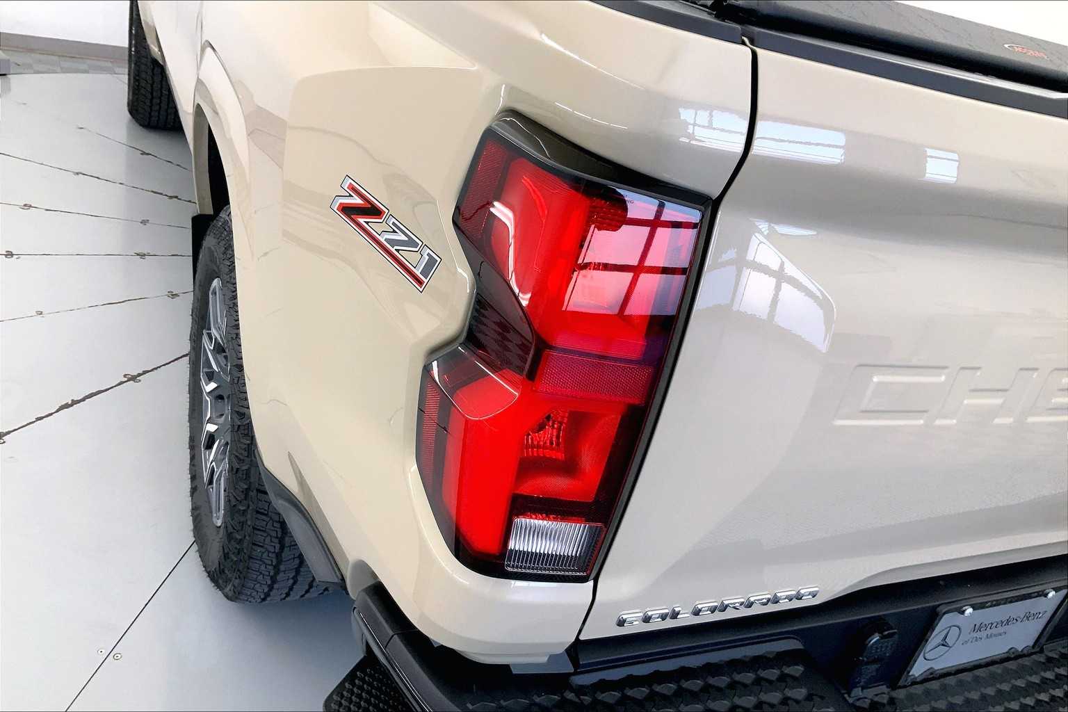 Thumbnail: 2024 Chevrolet Colorado - 24