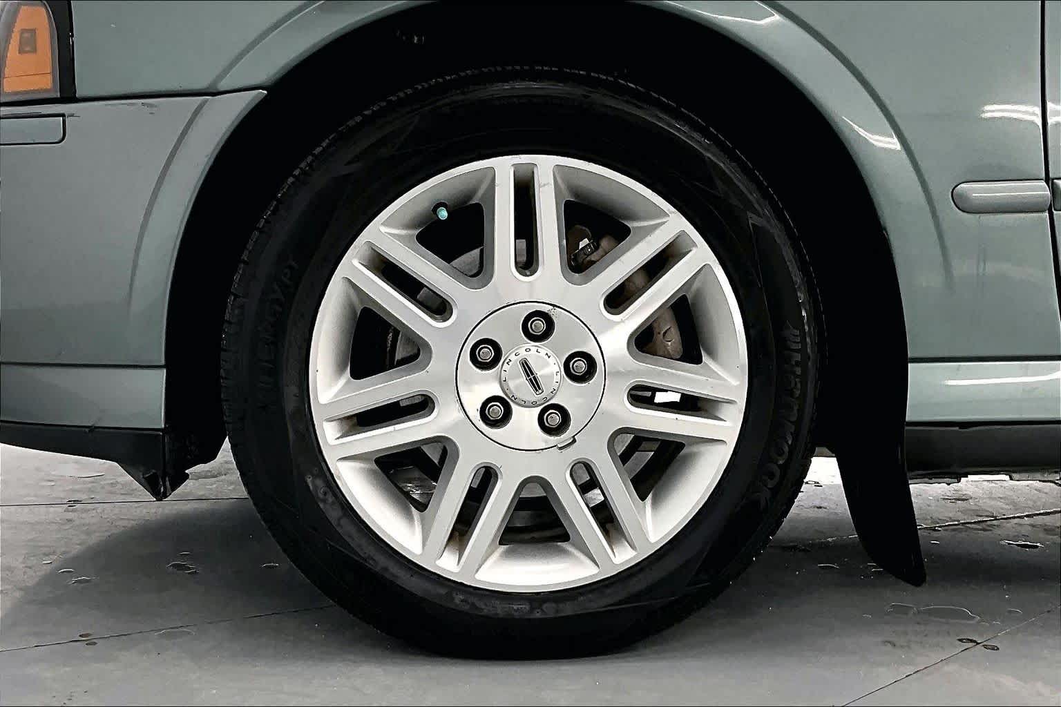 Thumbnail: 2005 Lincoln LS - 8