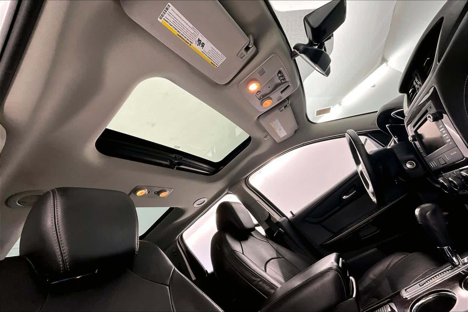 Thumbnail: 2017 Chevrolet Traverse - 21