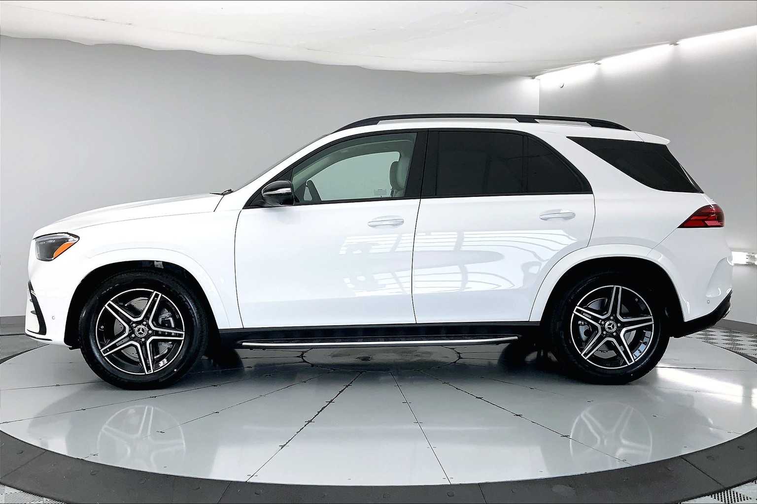 Thumbnail: 2026 Mercedes-Benz GLE - 3