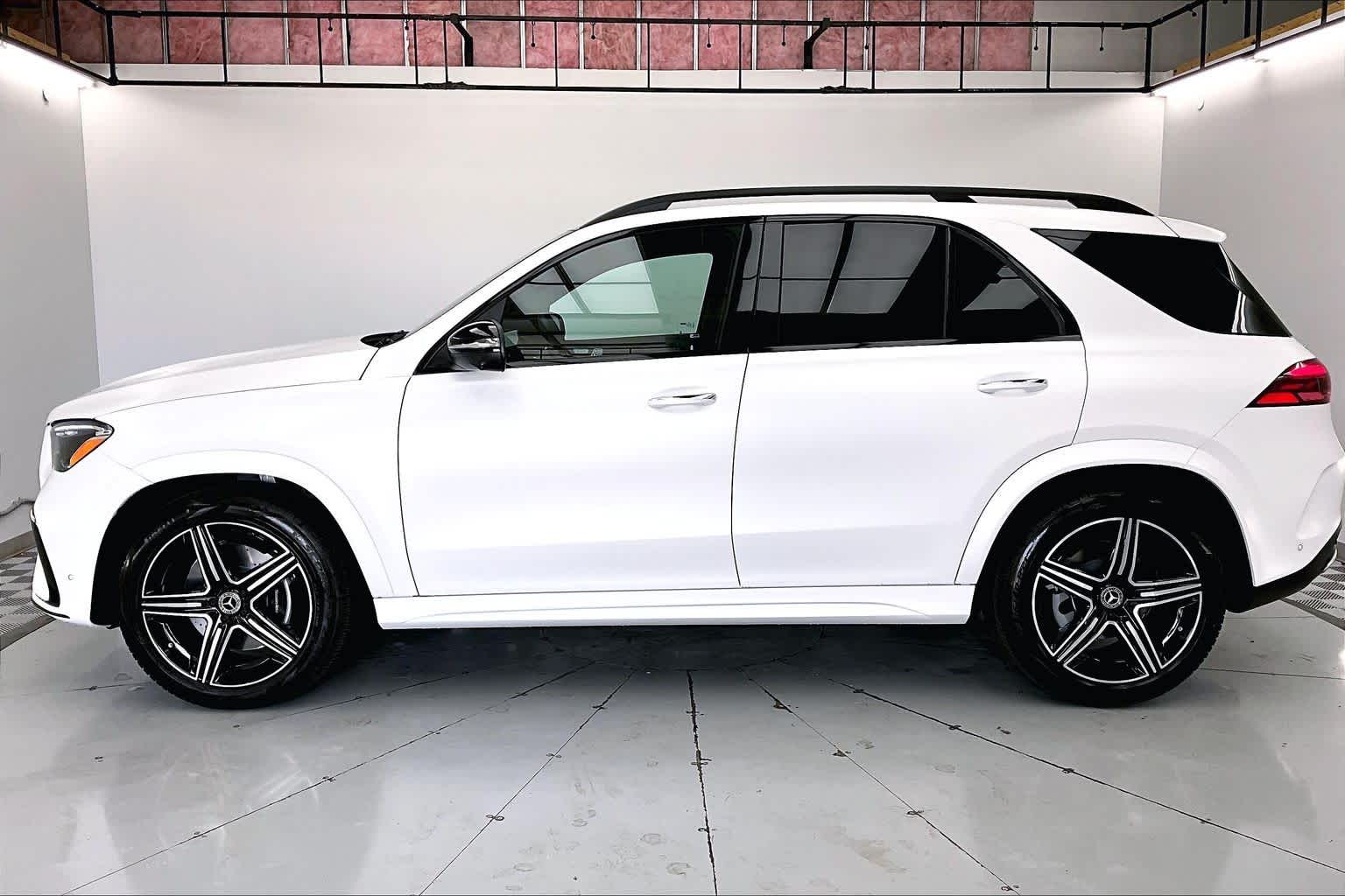 Thumbnail: 2026 Mercedes-Benz GLE - 3