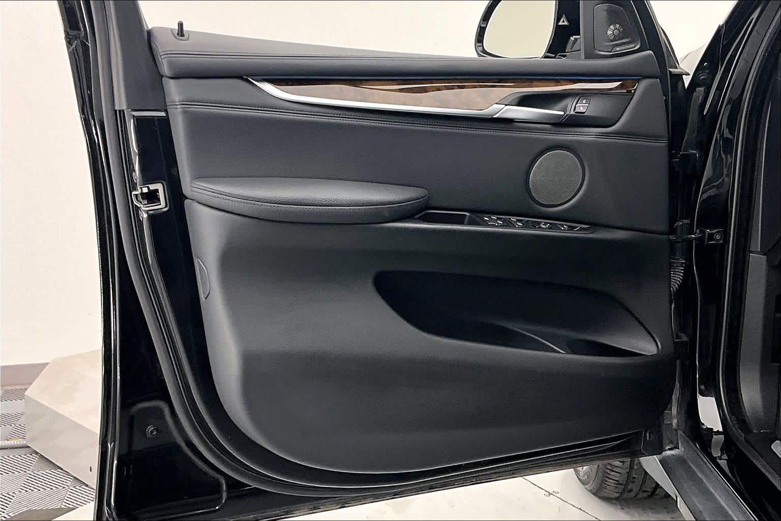 Thumbnail: 2015 BMW X5 - 23